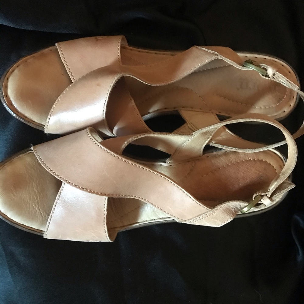 Born hand crafted wedges size 10 nwt